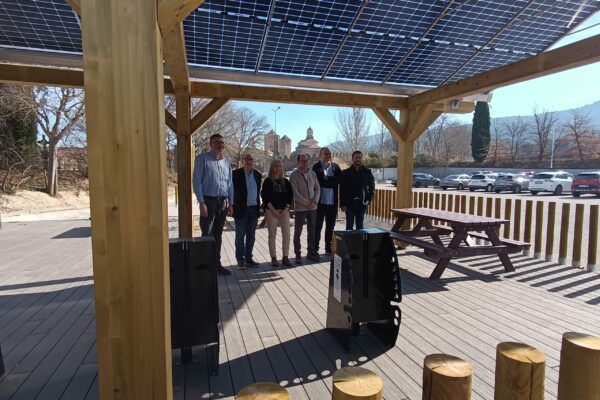 La Ruta del Cister estrena àrees de descans apropiades per recórrer el territori en bicicleta elèctrica